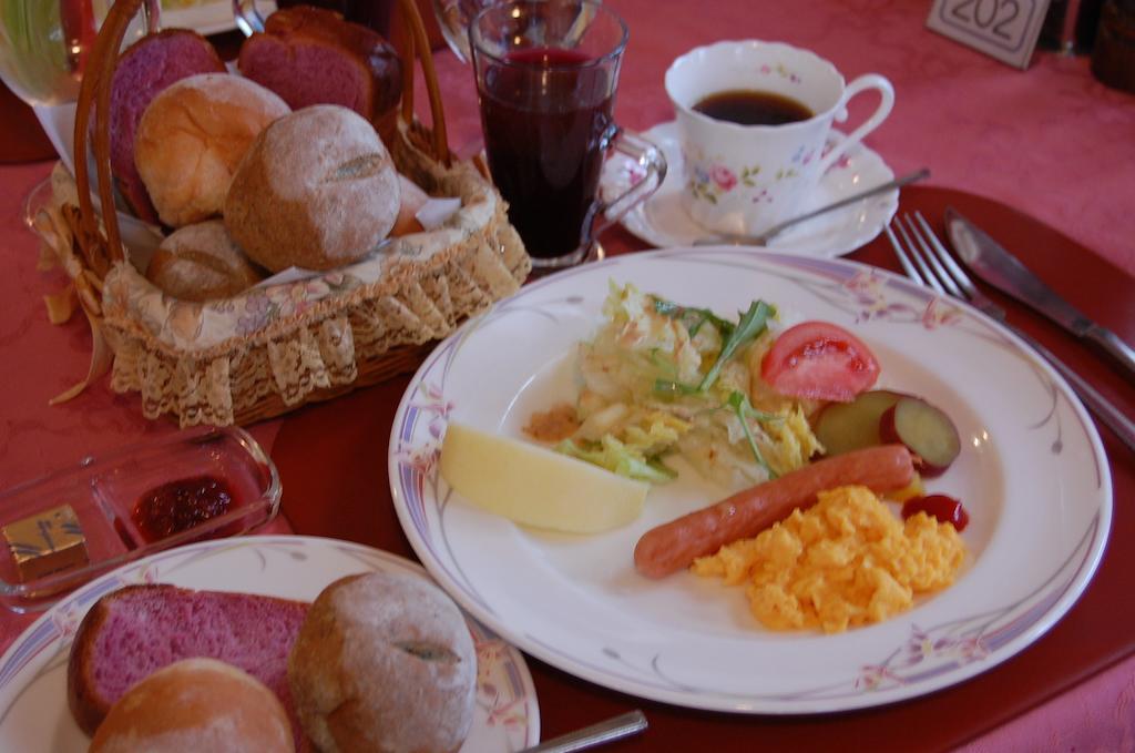Petit Hotel And Restaurant Air Mail Hakuba Habitación foto